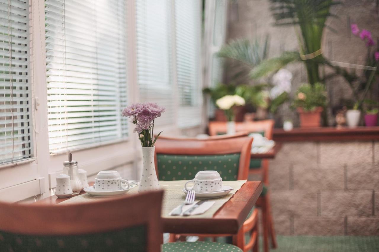 Hotel Peko Прага Екстер'єр фото